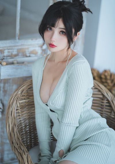 美女的烦恼_720高清完整版