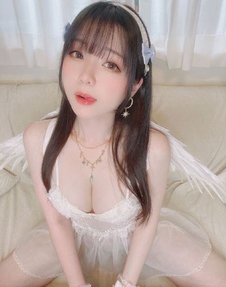 《年轻漂亮的女教师》中字_BD版国语迅雷下载